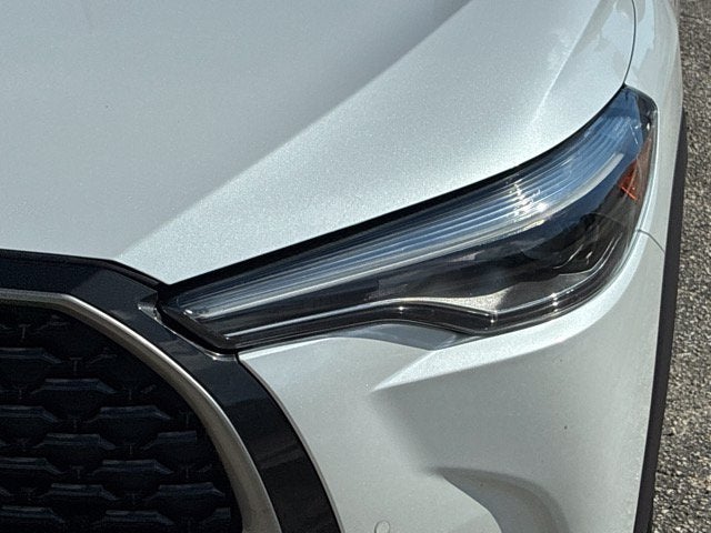 2022 Toyota Corolla Cross XLE SUV Slide 8