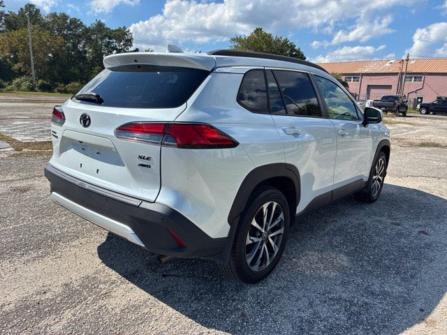 2022 Toyota Corolla Cross XLE SUV Slide 1