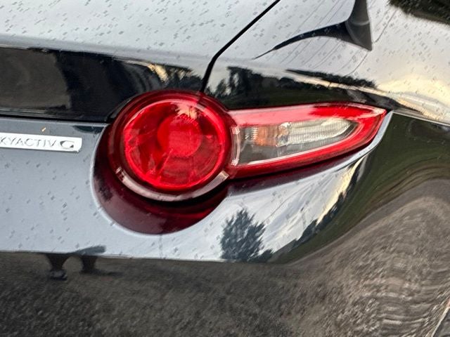 2021 Mazda Mazda Miata RF GRAND TOURING Convertible Slide 23