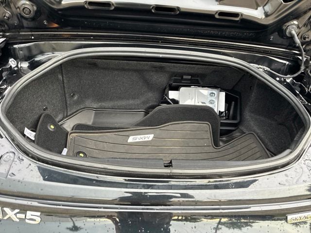 2021 Mazda Mazda Miata RF GRAND TOURING Convertible Slide 26