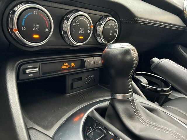 2021 Mazda Mazda Miata RF GRAND TOURING Convertible Slide 37