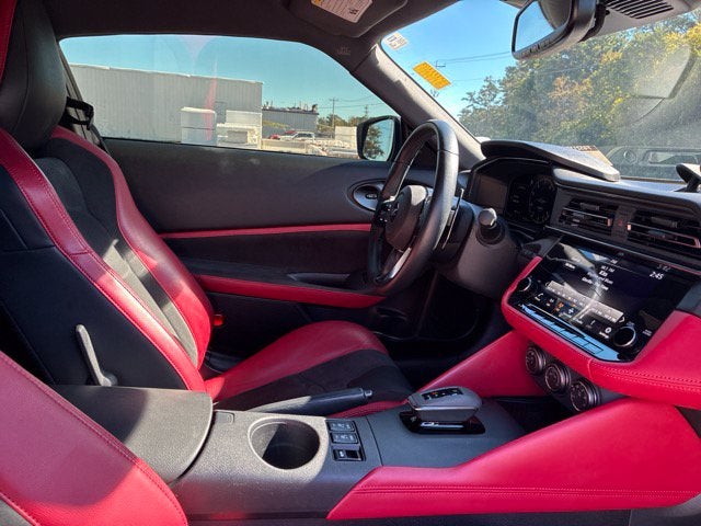 2025 Nissan Z PERFORMANCE 2dr Car Slide 19