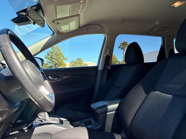 2019 Nissan Rogue SV SUV Slide 20