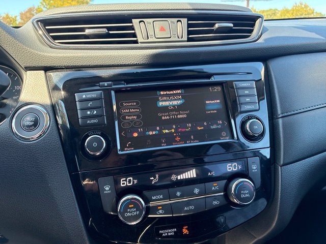 2019 Nissan Rogue SV SUV Slide 29