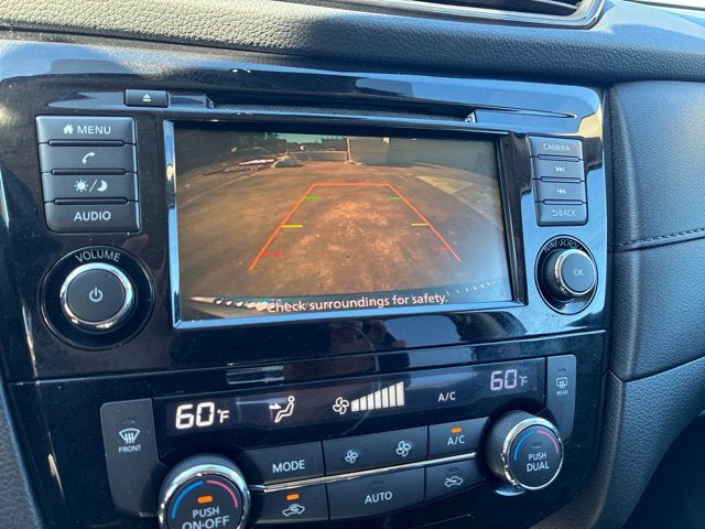 2019 Nissan Rogue SV SUV Slide 31