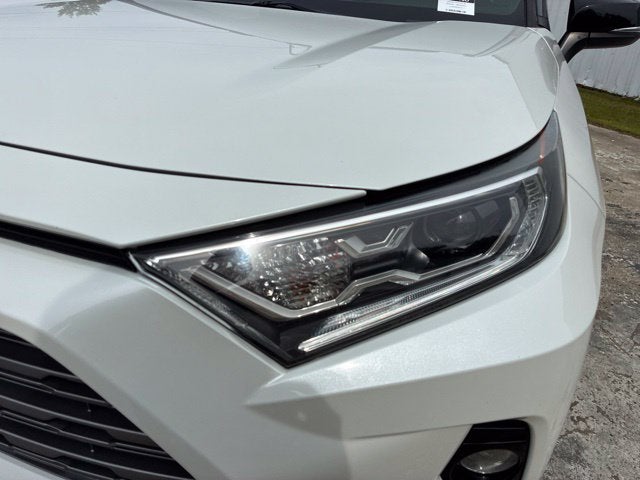 2020 Toyota RAV4 Hybrid XSE SUV Slide 8