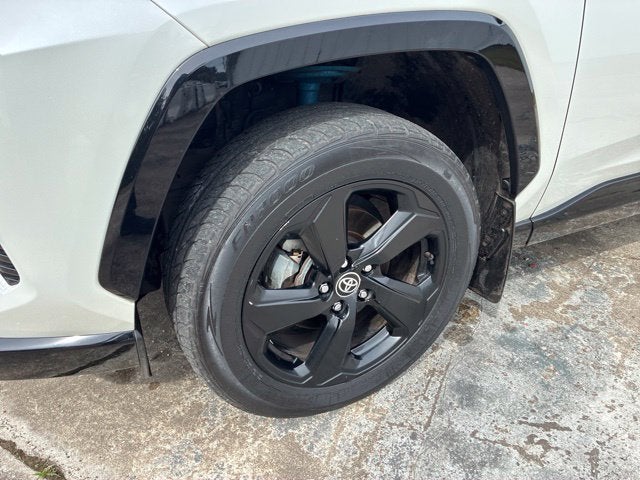 2020 Toyota RAV4 Hybrid XSE SUV Slide 9