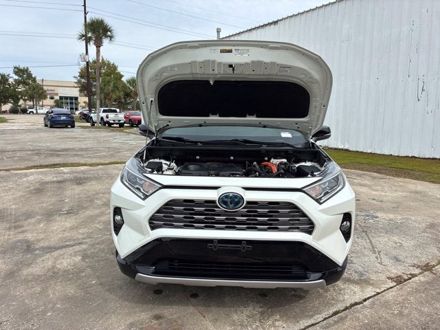 2020 Toyota RAV4 Hybrid XSE SUV Slide 18