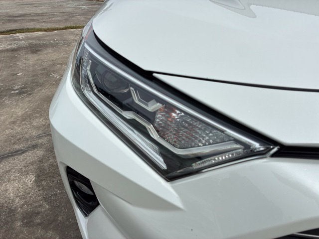 2020 Toyota RAV4 Hybrid XSE SUV Slide 7