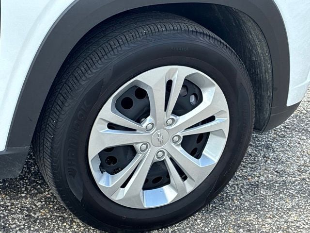 2026 Chevrolet Trax LS SUV Slide 14