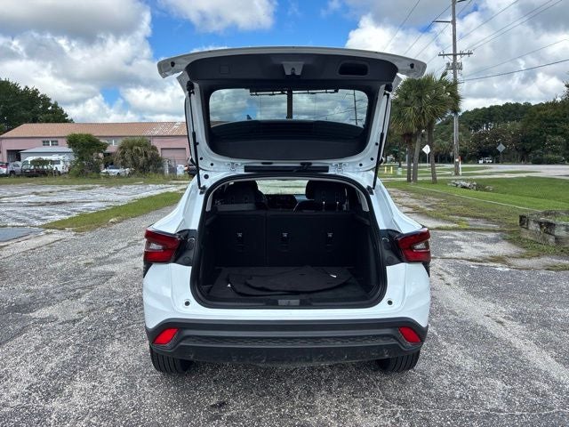 2026 Chevrolet Trax LS SUV Slide 16