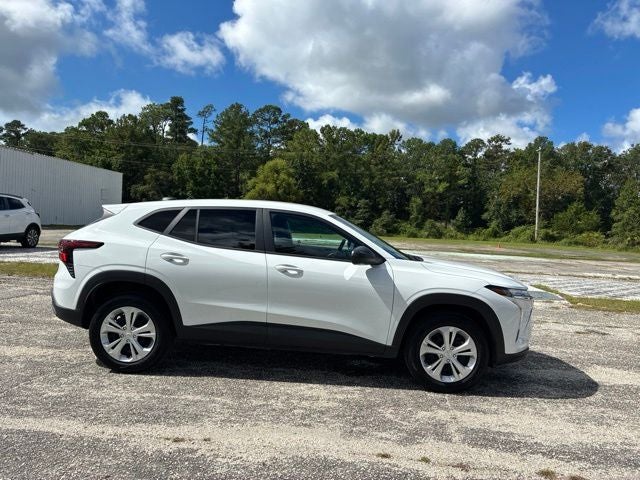 2026 Chevrolet Trax LS SUV 2026 Chevrolet Trax LS SUV Slide