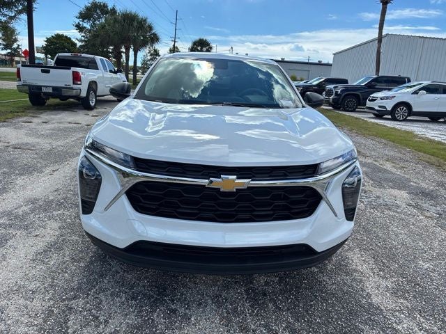 2026 Chevrolet Trax LS SUV Slide 6