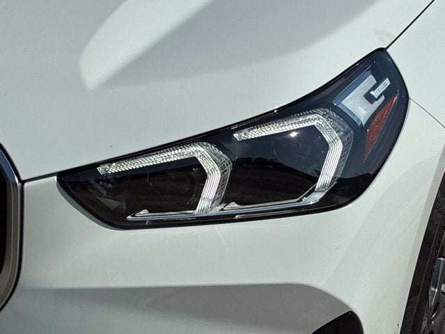 2025 BMW X1 XDRIVE28I SUV Slide 9