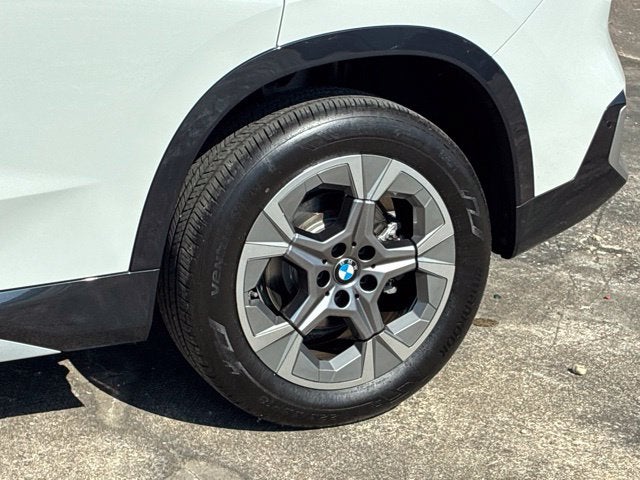 2025 BMW X1 XDRIVE28I SUV Slide 11