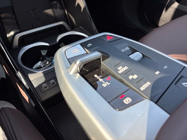 2025 BMW X1 XDRIVE28I SUV Slide 32