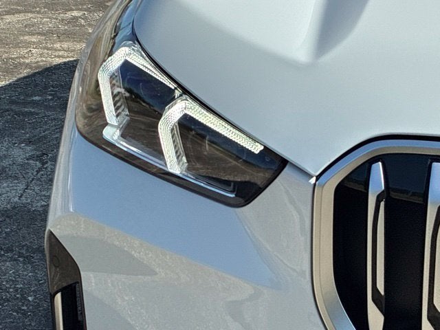 2025 BMW X1 XDRIVE28I SUV Slide 8