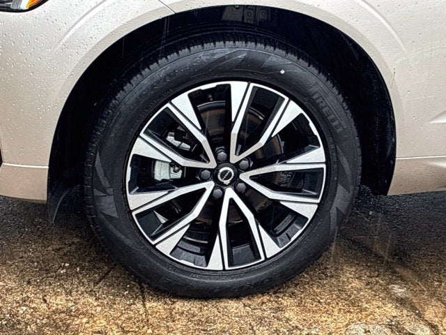 2024 Volvo XC60 B5 CORE SUV Slide 9