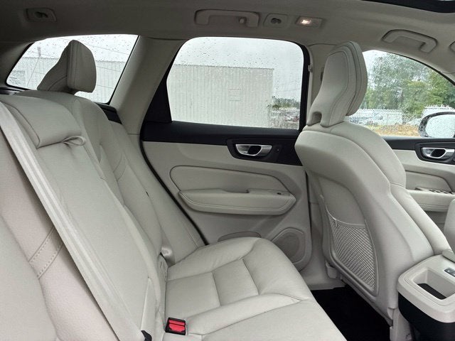 2024 Volvo XC60 B5 CORE SUV Slide 19