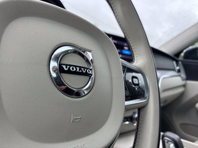 2024 Volvo XC60 B5 CORE SUV Slide 25