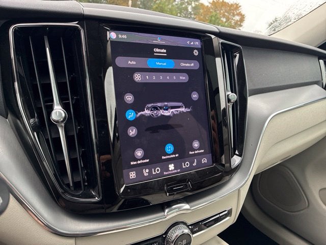 2024 Volvo XC60 B5 CORE SUV Slide 27