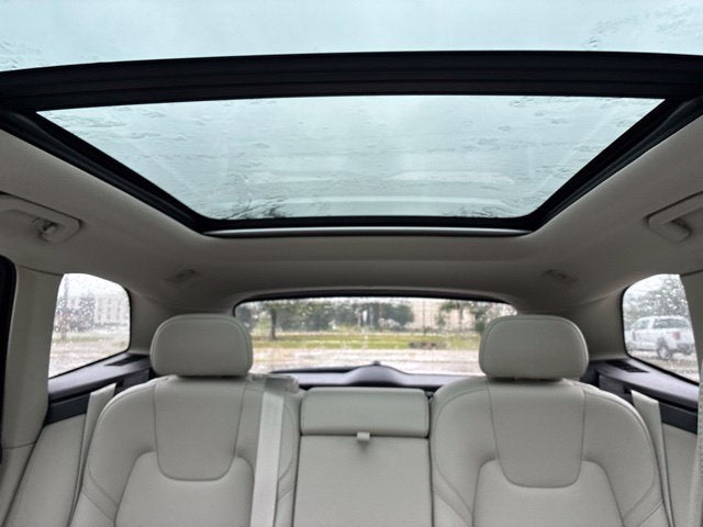 2024 Volvo XC60 B5 CORE SUV Slide 30