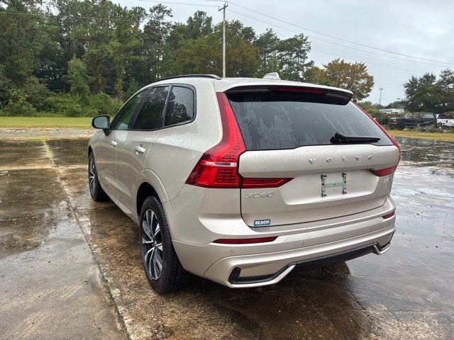 2024 Volvo XC60 B5 CORE SUV Slide 3