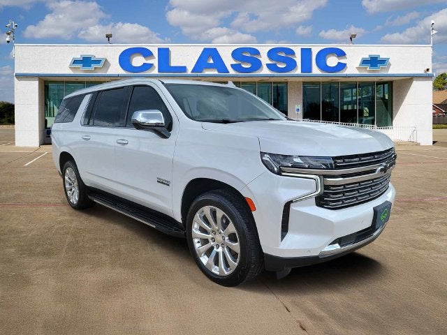 White (Iridescent Pearl Tricoat) 2021 Chevrolet Suburban SUV / Crossover 4X2 Automatic