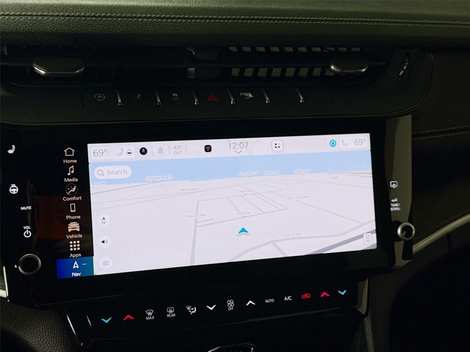 View vehicle photo 7