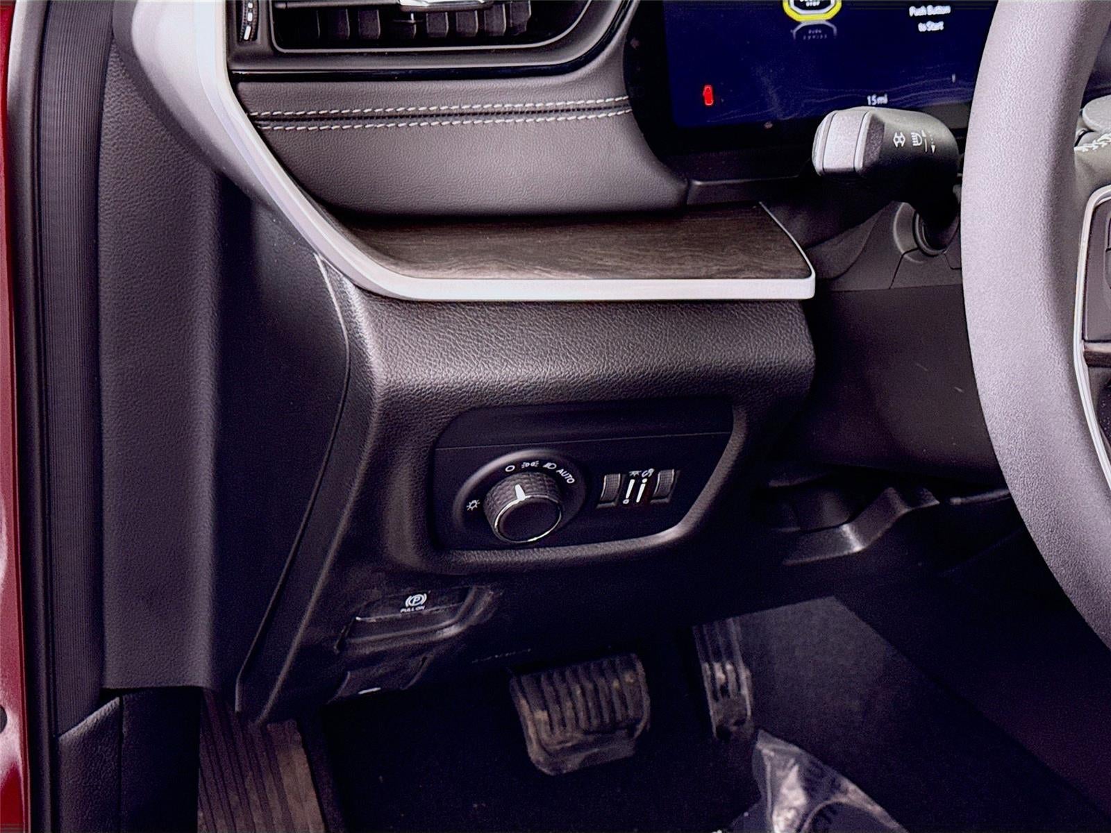 View vehicle photo 4