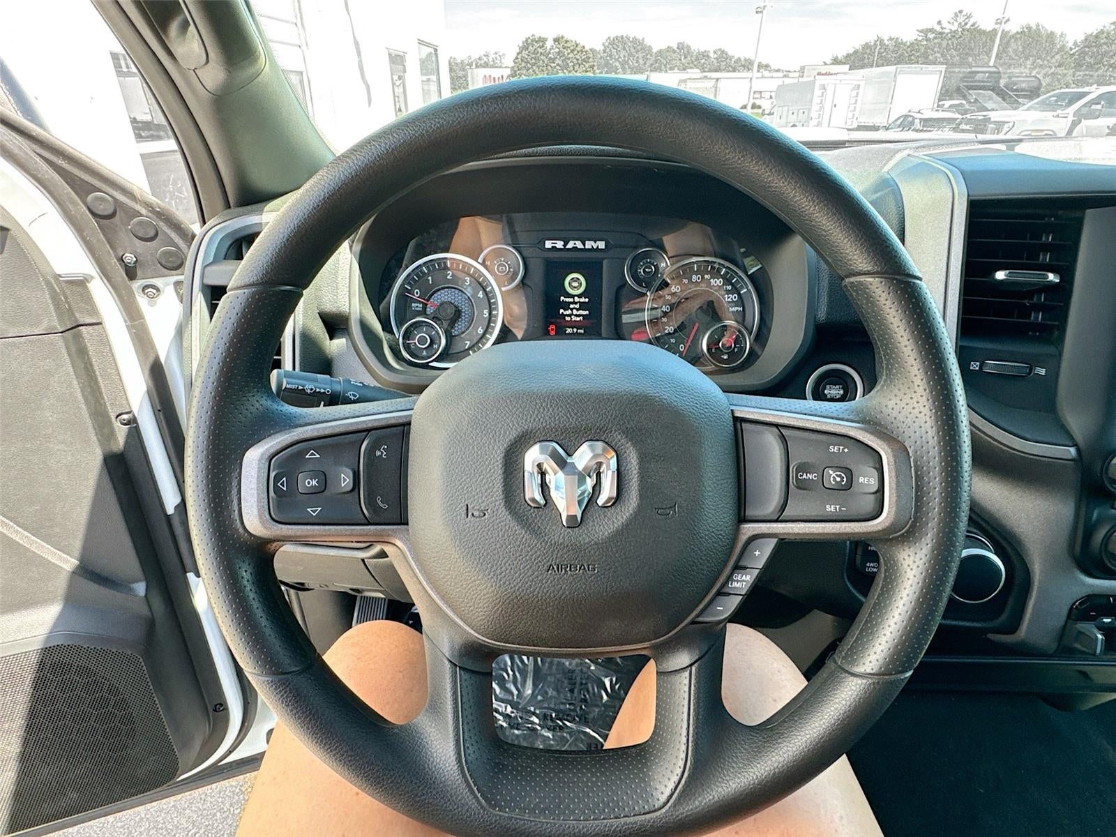 View vehicle photo 5