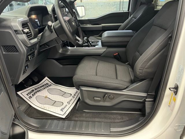 View vehicle photo 4