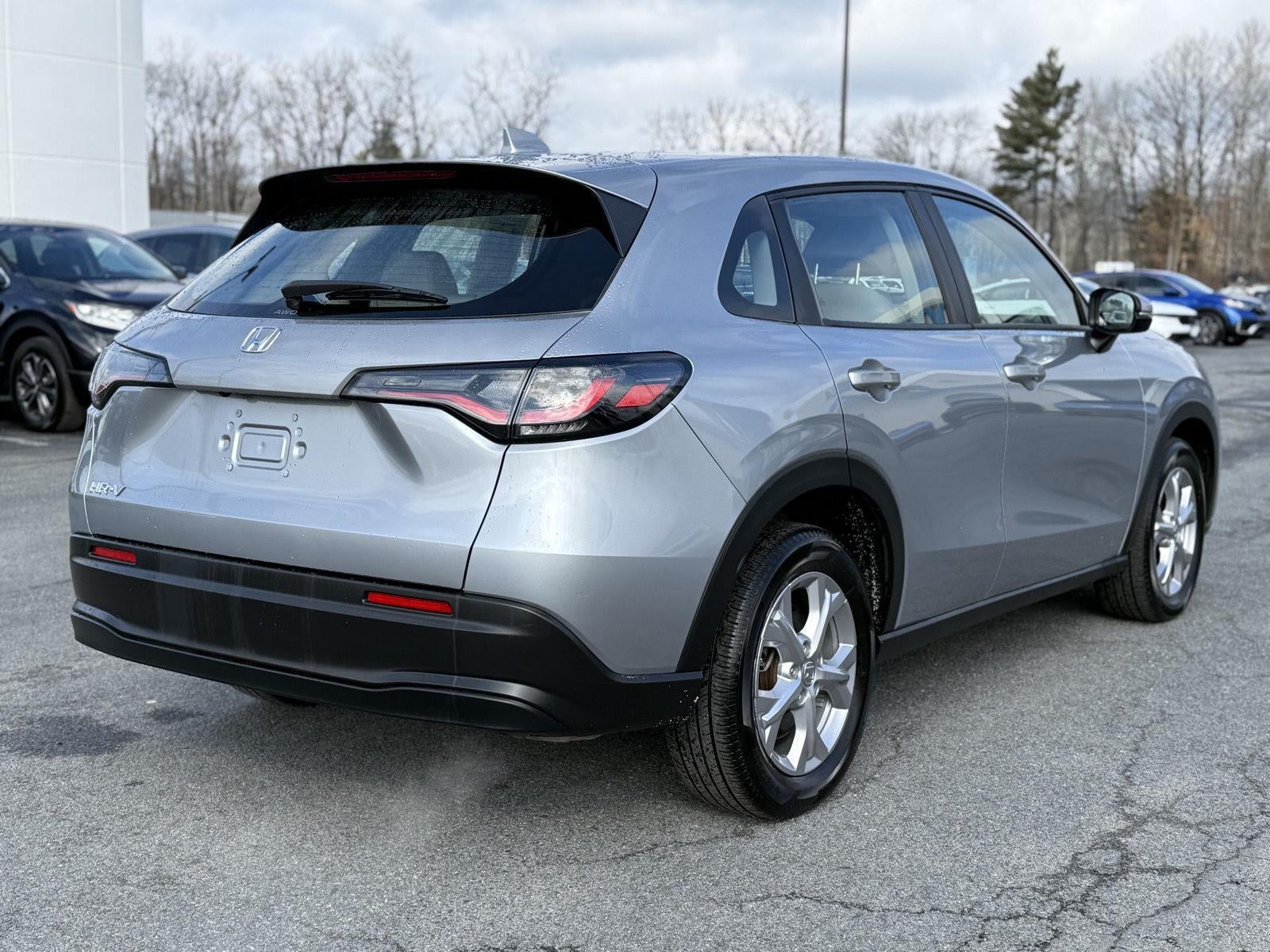 View vehicle photo 5