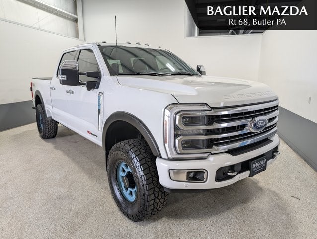 Star White Metallic Tri-Coat 2024 Ford F-250 Super Duty Pickup Truck Four-Wheel Drive Automatic