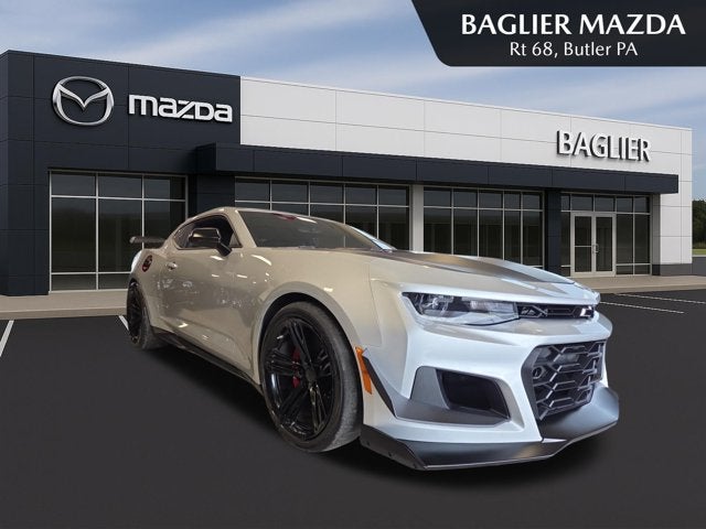 Silver Ice Metallic 2018 Chevrolet Camaro Coupe Rear-Wheel Drive Manual