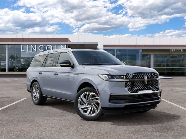 Gray Mist Metallic Tri-Coat 2027 Lincoln Navigator SUV / Crossover Four-Wheel Drive Automatic
