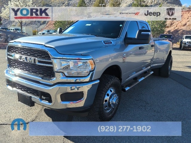 2024 RAM 3500 Tradesman Crew Cab LB DRW 4WD