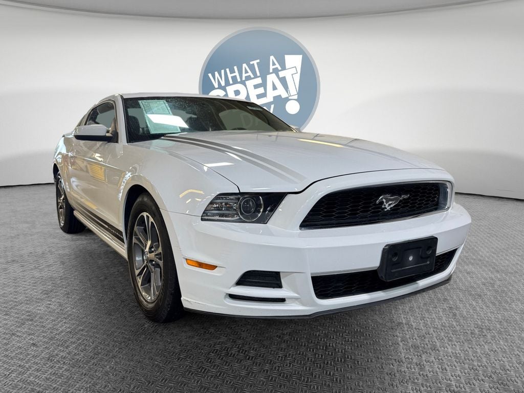 Oxford White 2014 Ford Mustang Coupe Rear-Wheel Drive 6-Speed Automatic