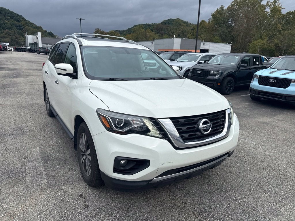 Glacier White 2017 Nissan Pathfinder SUV / Crossover Four-Wheel Drive Continuously Variable Transmission