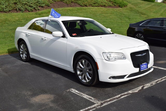 White 2020 Chrysler 300 Touring AWD Sedan All-Wheel Drive Automatic