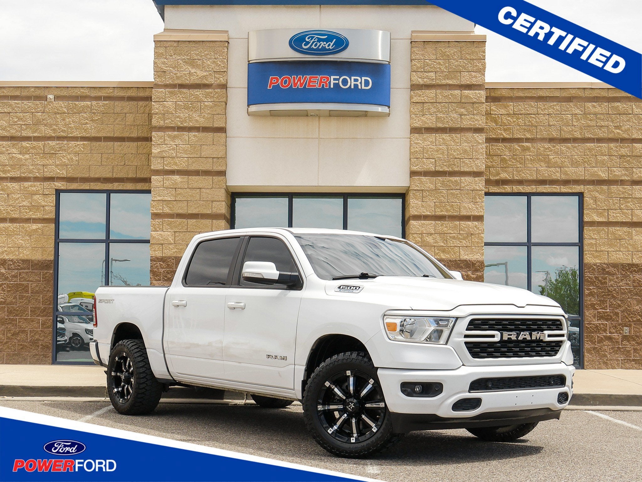 Bright White Clearcoat 2022 RAM 1500 Pickup Truck Four-Wheel Drive 8-Speed Automatic