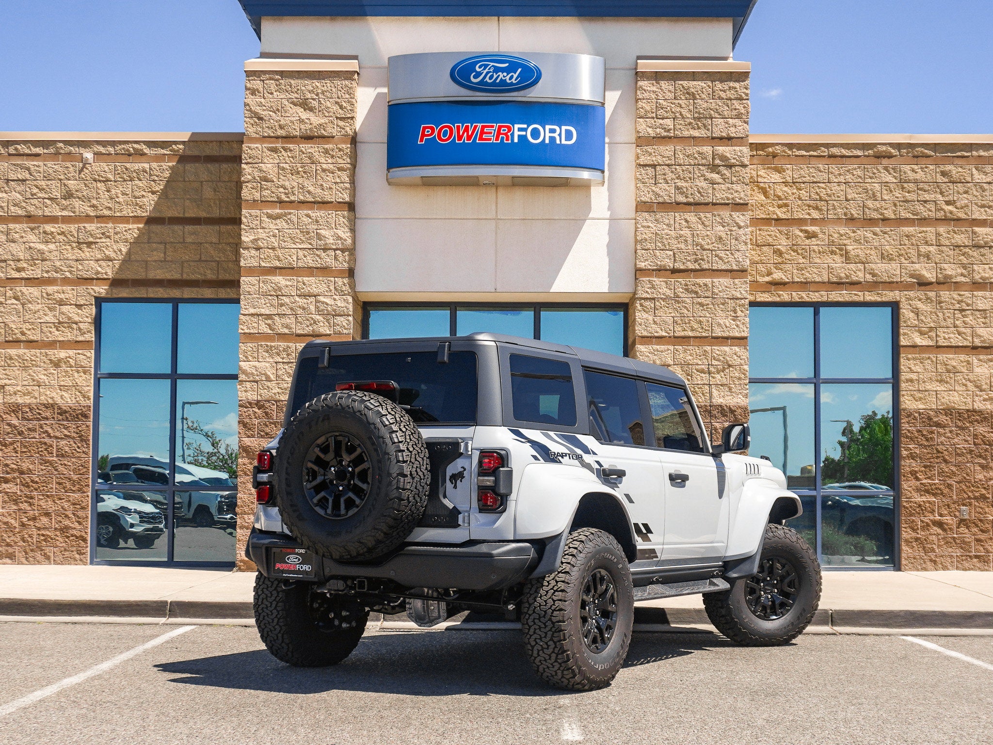 View vehicle photo 6