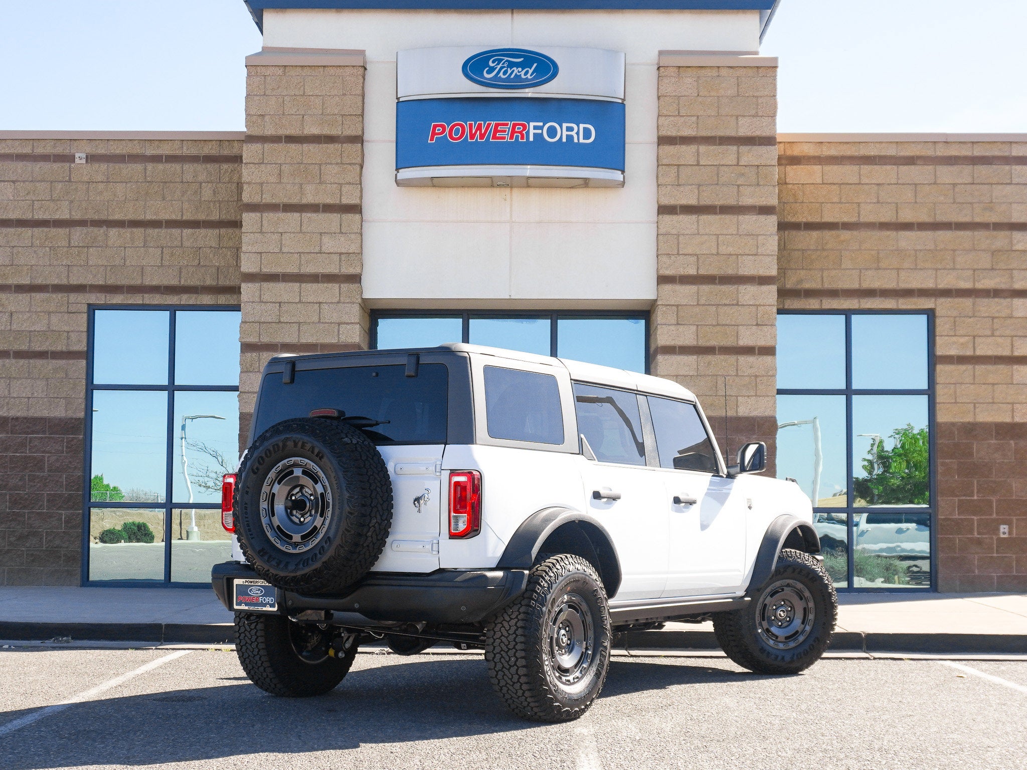 View vehicle photo 6