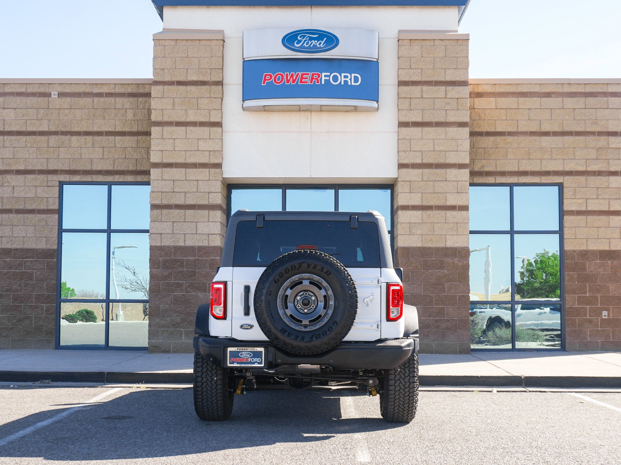 View vehicle photo 7