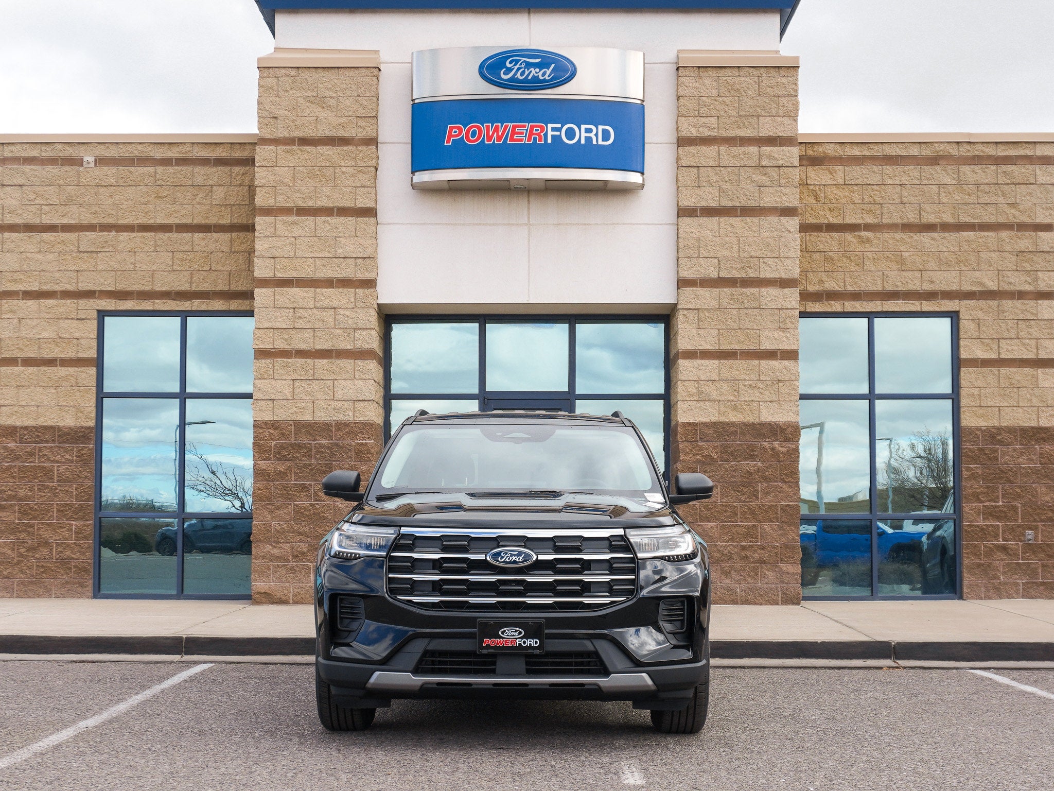 View vehicle photo 3