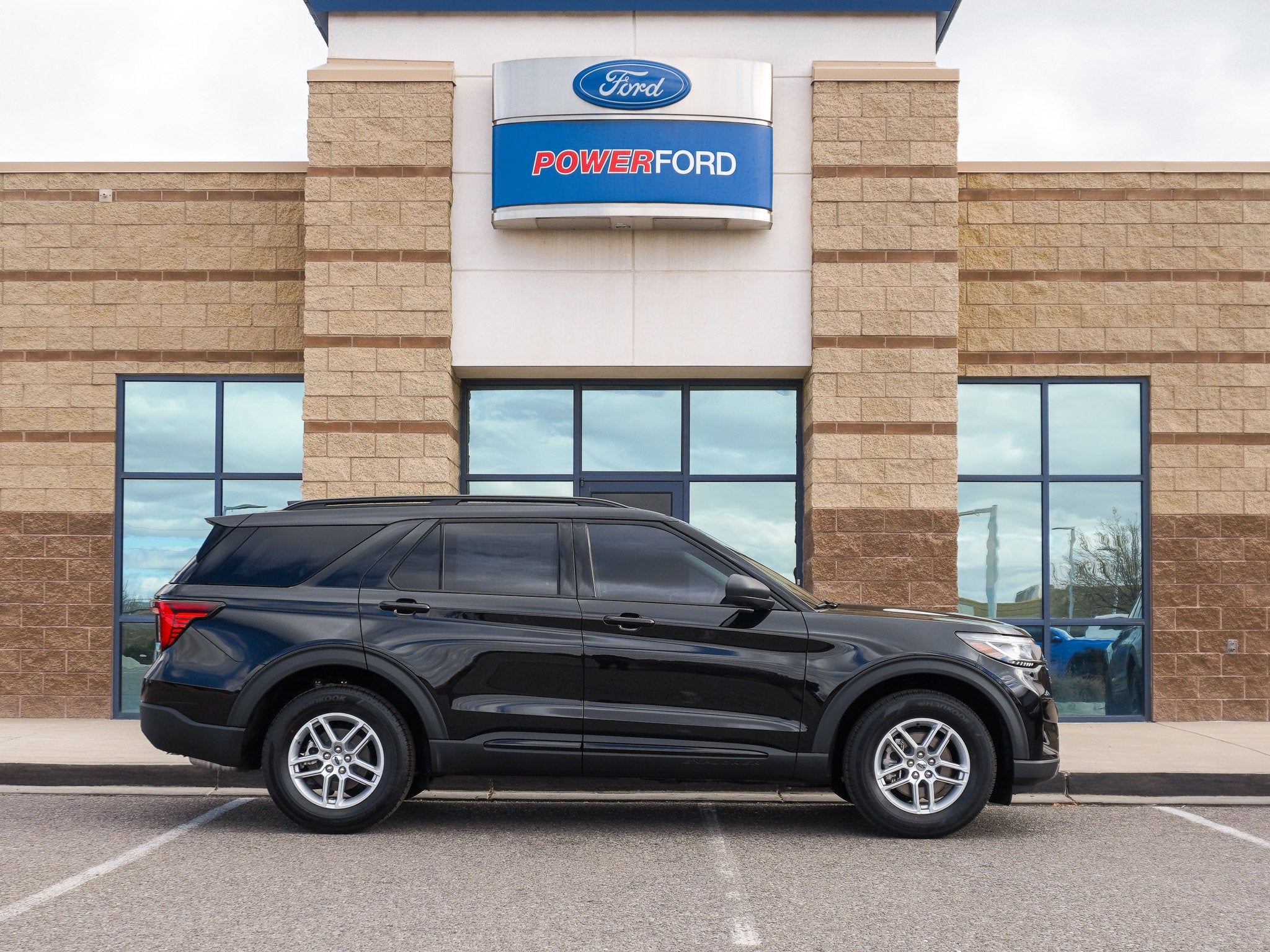 View vehicle photo 5