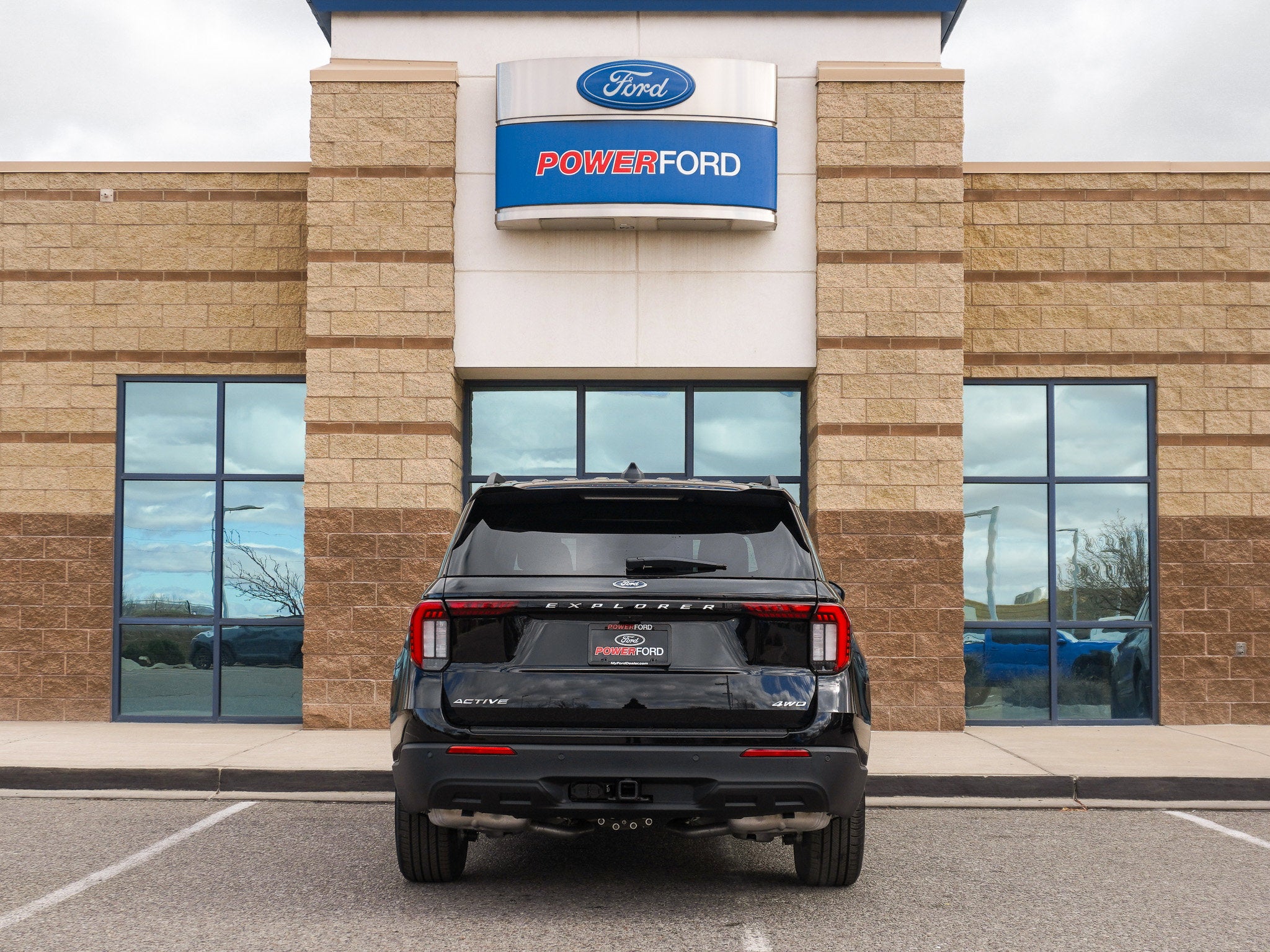 View vehicle photo 7