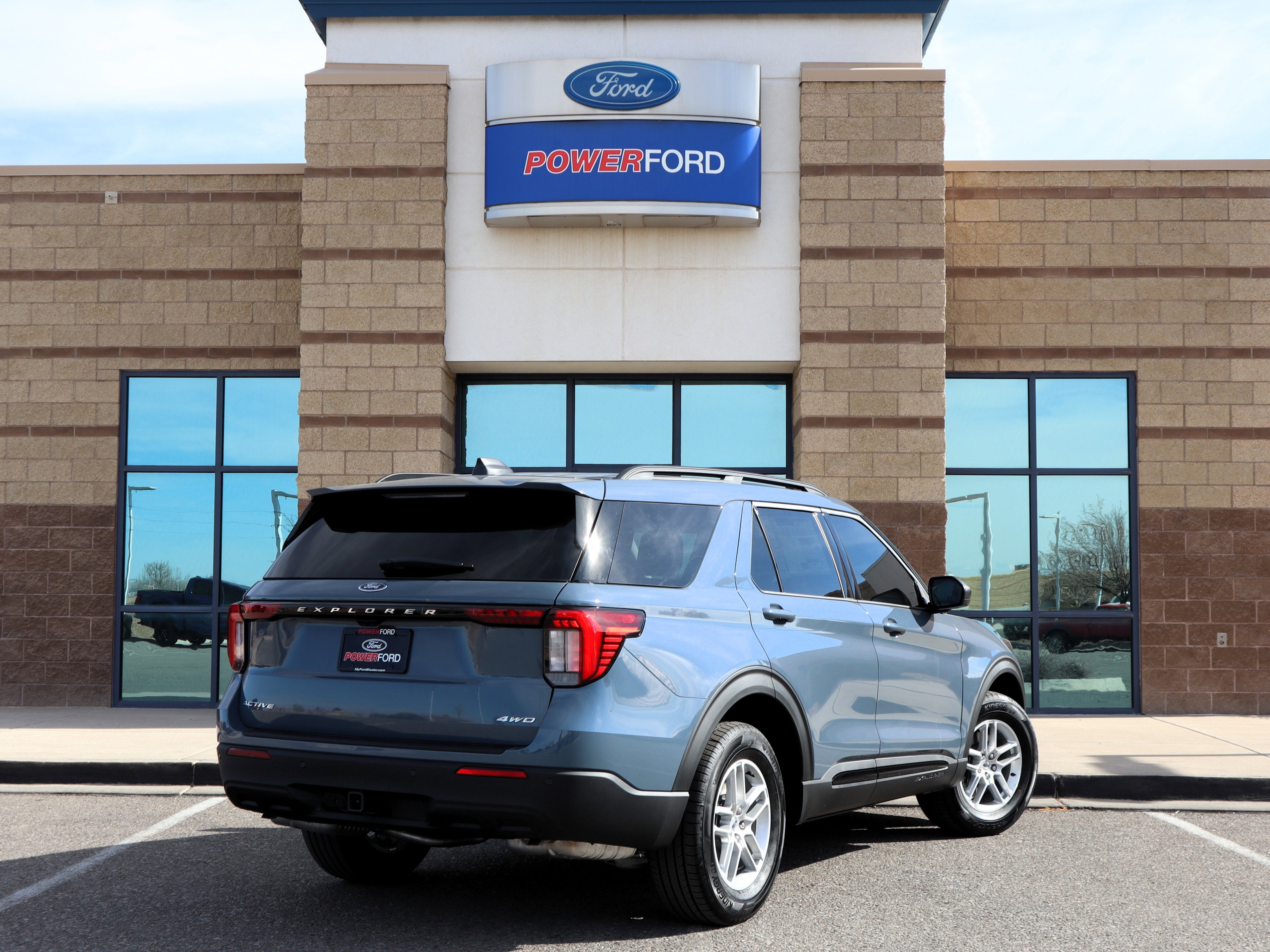 View vehicle photo 6