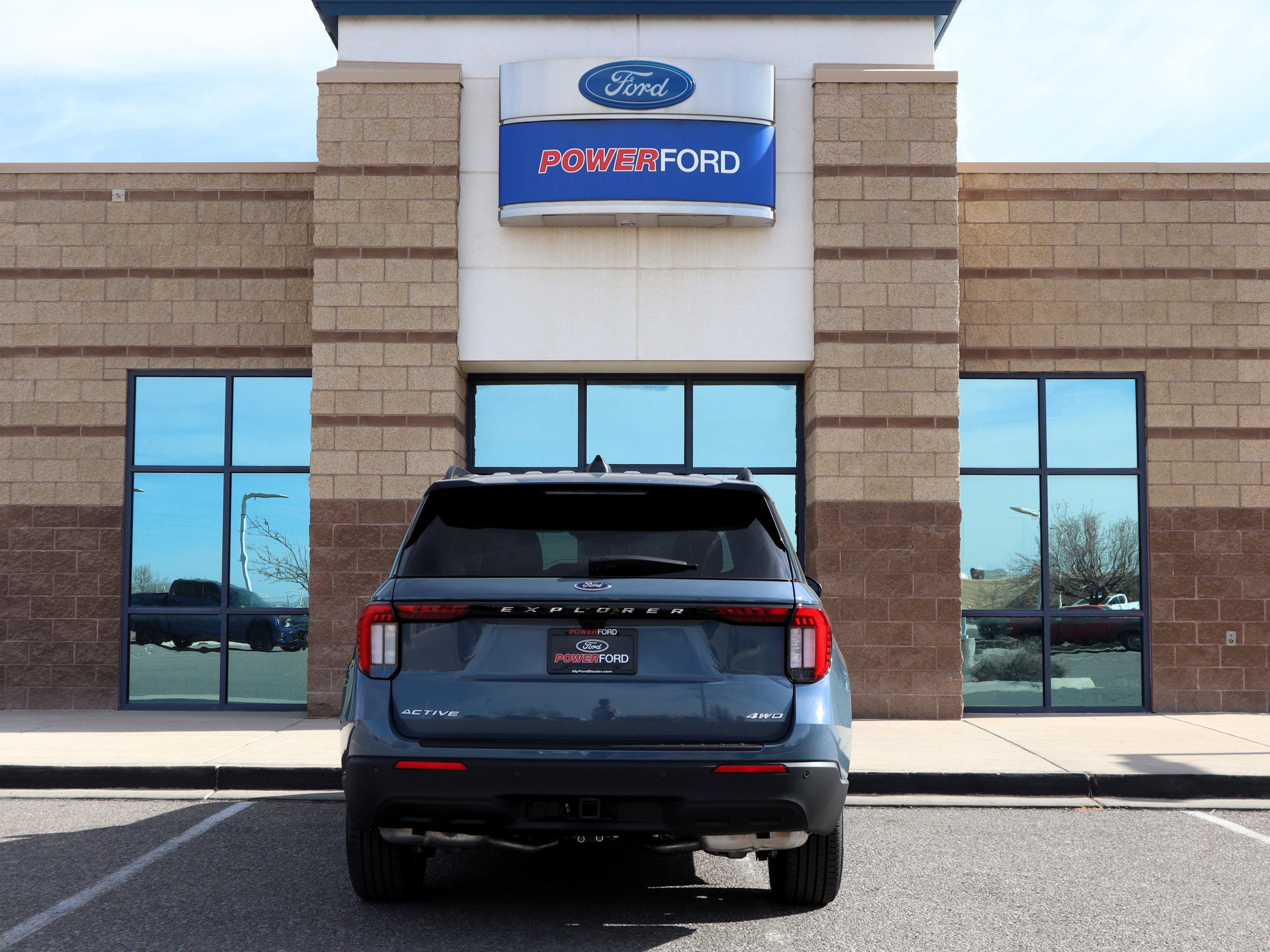 View vehicle photo 7