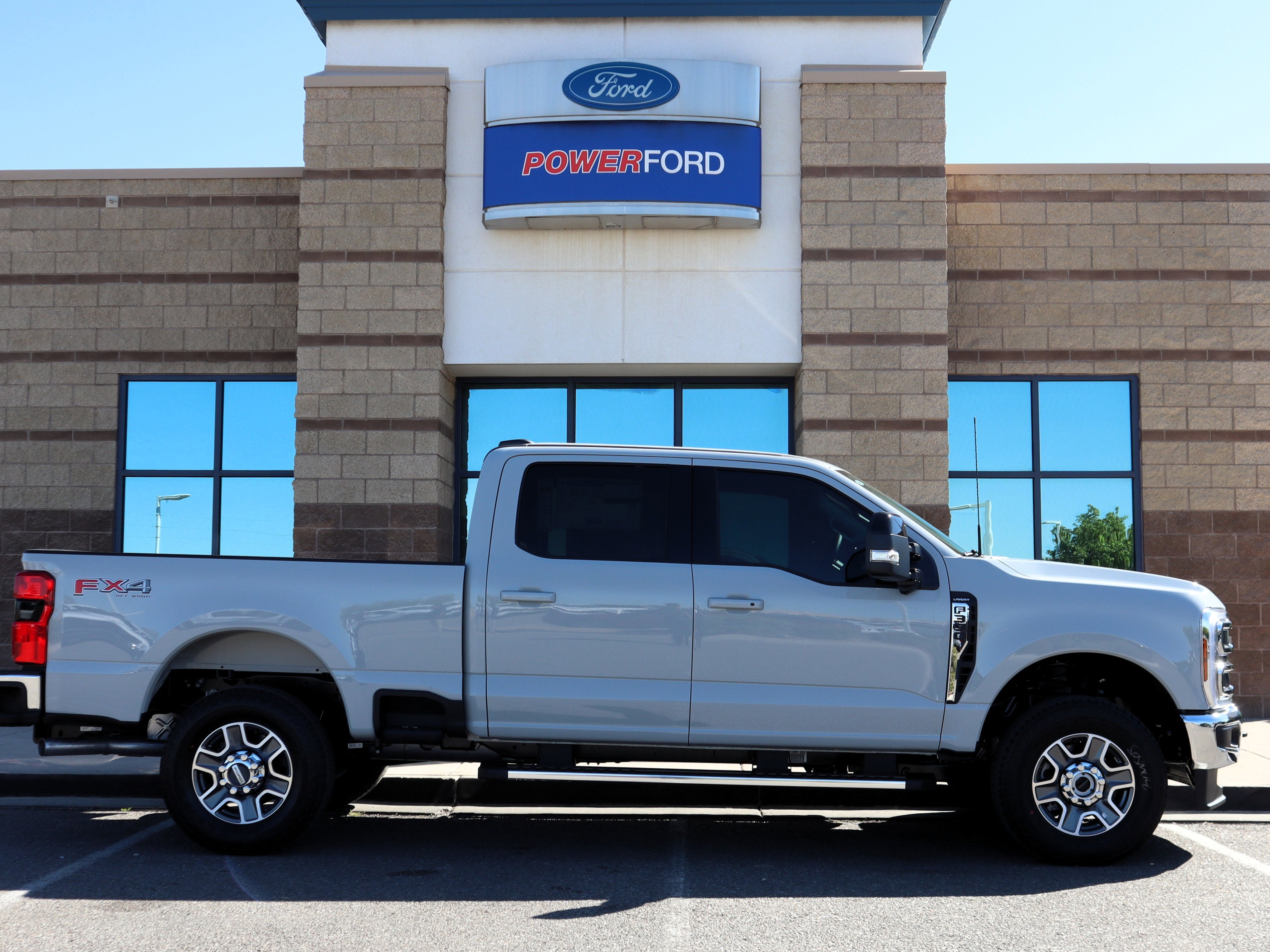 View vehicle photo 5